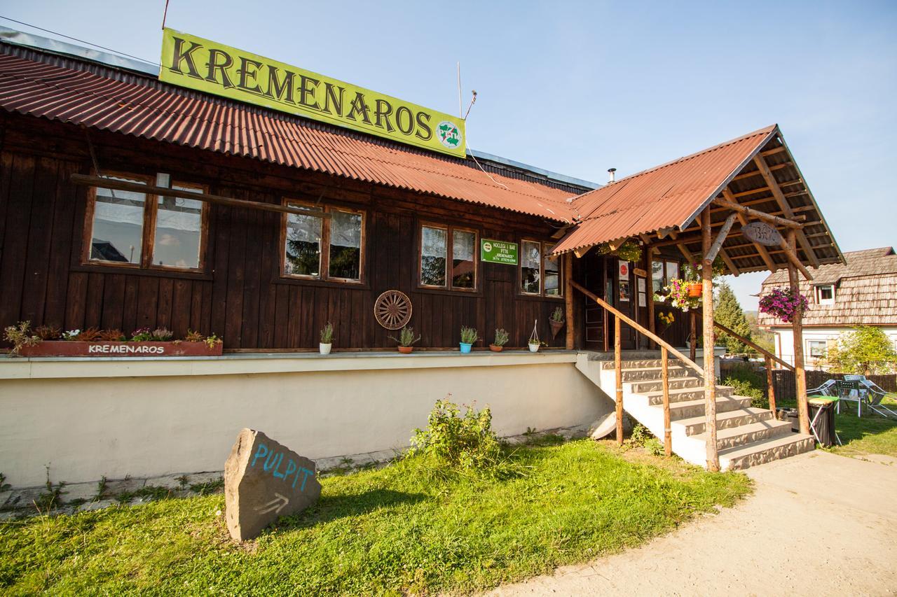 Kremenaros Vandrerhjem Ustrzyki Górne Eksteriør bilde